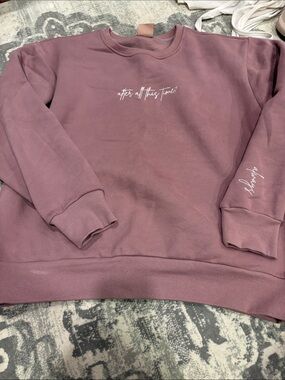 Crewneck Sweatshirt in Dusty Mauve - Women's Crew